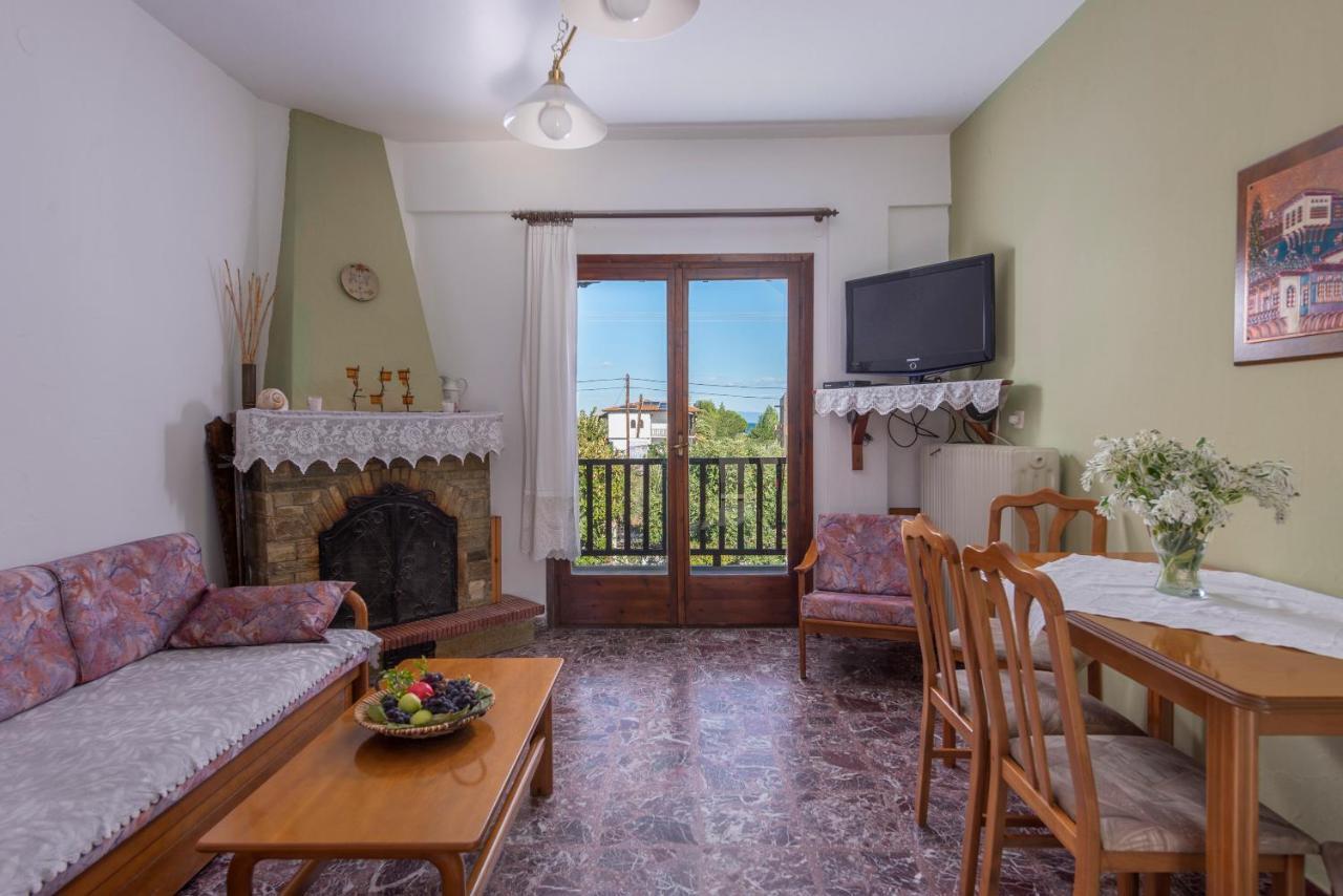 Antigoni'S Apartment Vourvourou Exterior photo