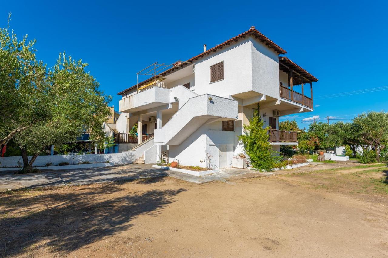 Antigoni'S Apartment Vourvourou Exterior photo