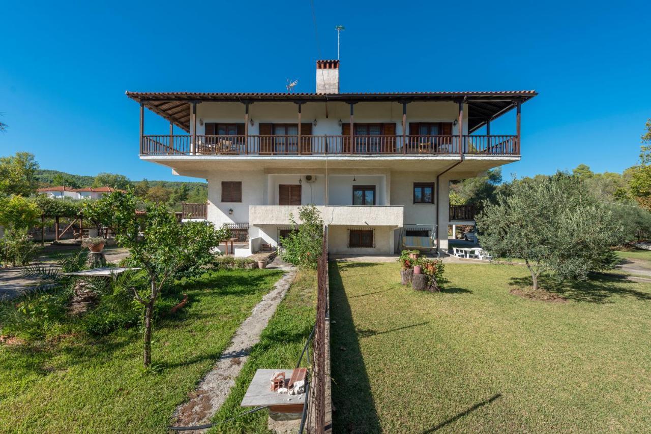 Antigoni'S Apartment Vourvourou Exterior photo